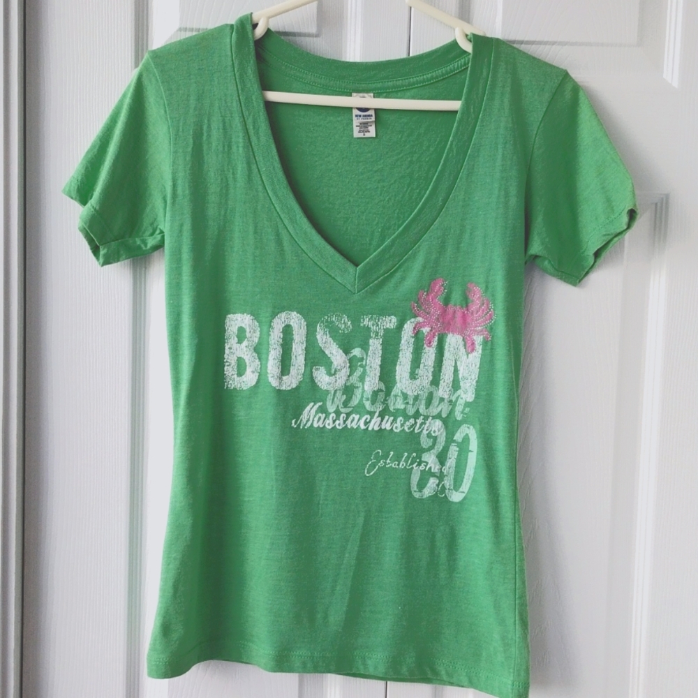 Boston Massachusetts Colorful Tshirt Size Small